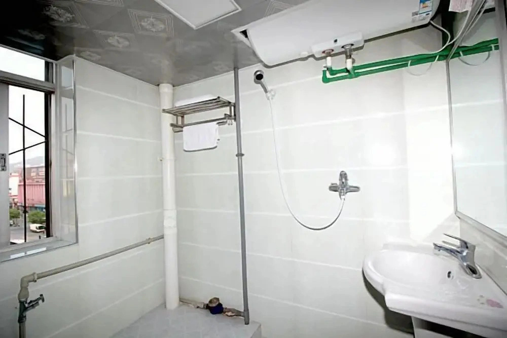Xinyi Business Hotel