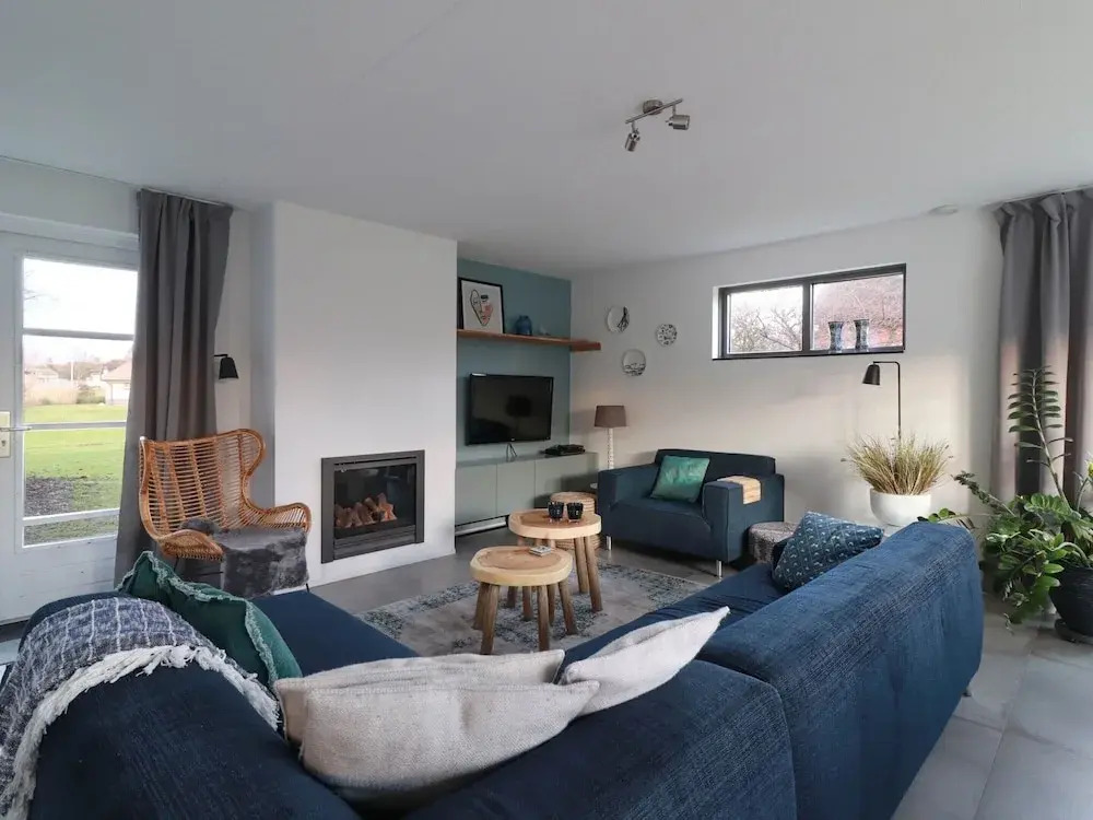 Spacious Villa in a Holiday Park in Makkum