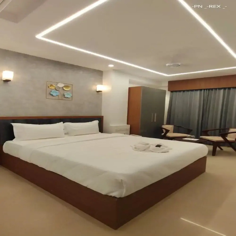 Royal Luxe Business Class Hotel