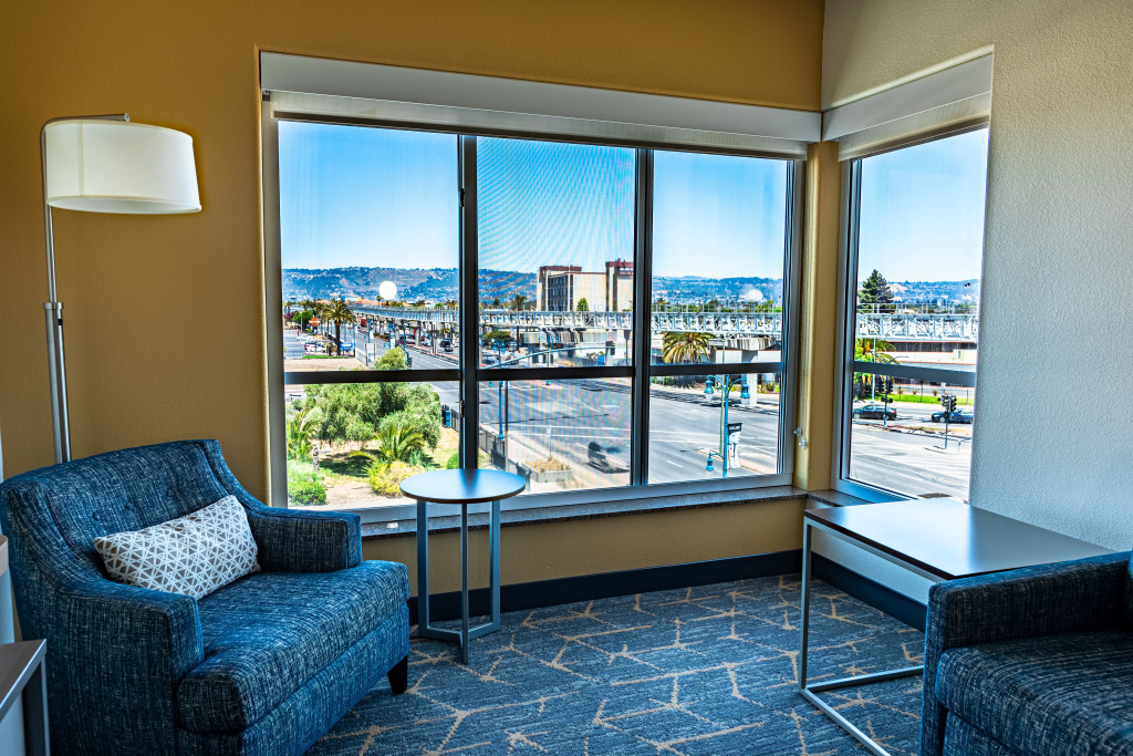 Holiday Inn & Suites Oakland - Airport by IHG