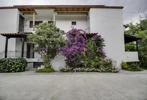 Yiannis Rania Apartments