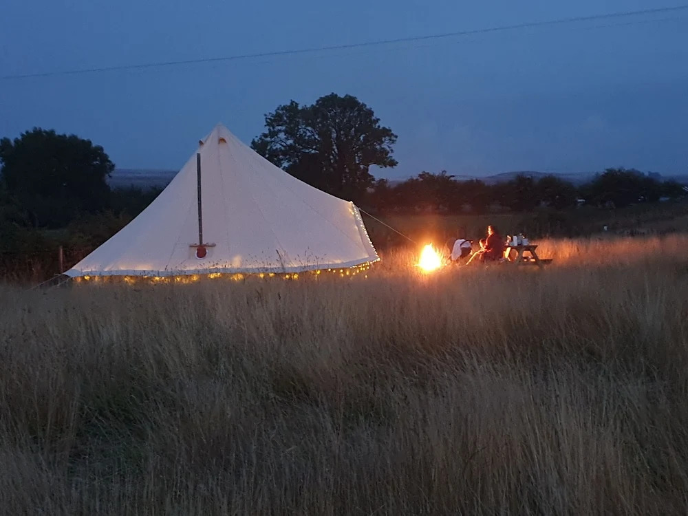 6m xl Bell Tent With log Burner, Near Whitby