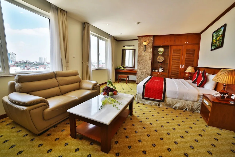 Sunny Hotel