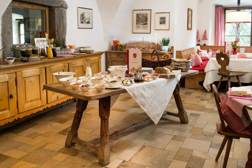 Schloss Prielau Hotel & Restaurants