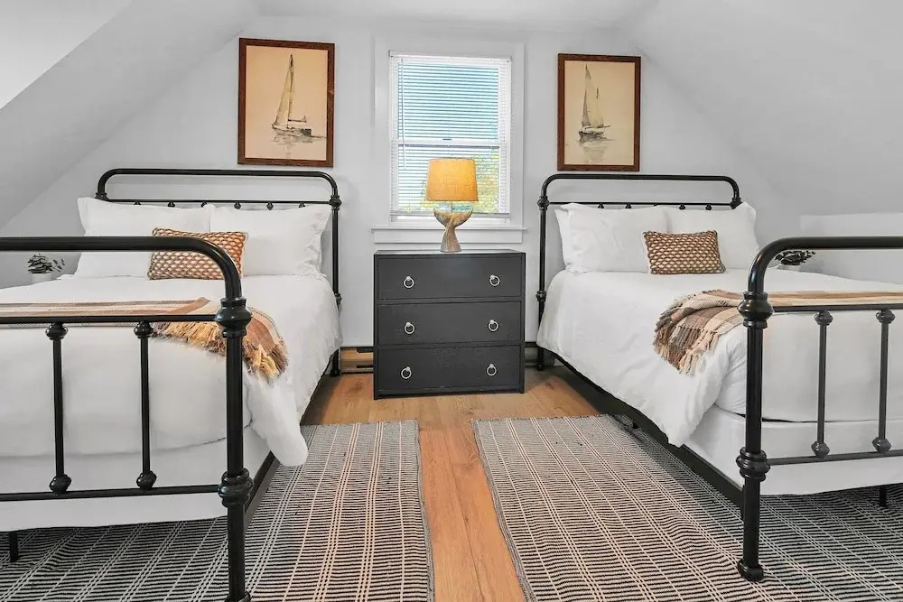 Charming 3br Home In Nantucket's Natural Beauty 3 Bedroom Home