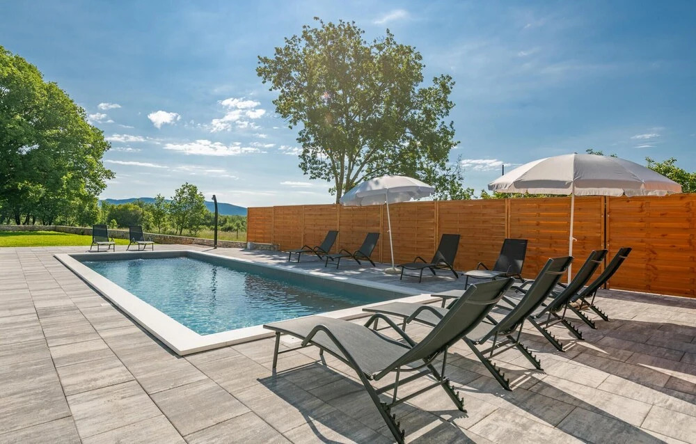 Gorgeous Home In Nedescina