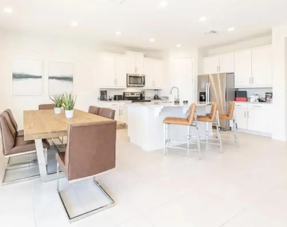 Amazing 4/3 Home at Reunion!! With Private Pool, Near Disney and Universal!!