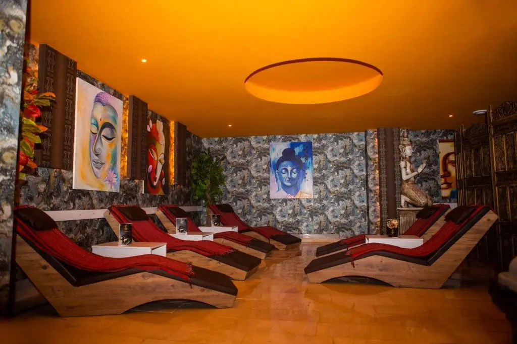 CAN GRAND HOTEL
