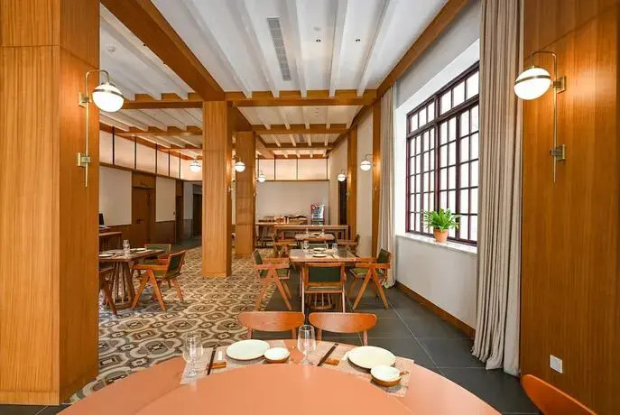 Chikan Diao Lou Hotel