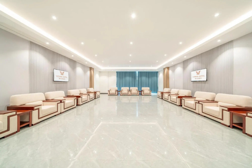 Kyriad Hotel (Xuzhou High-speed Railway Station West Exit)