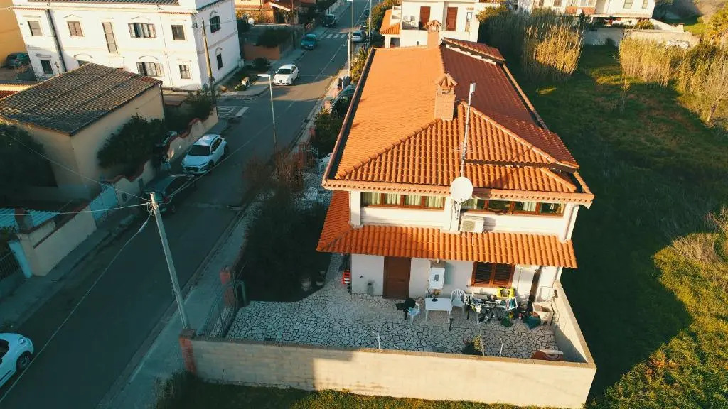 AnaeleHouseapartments LTB