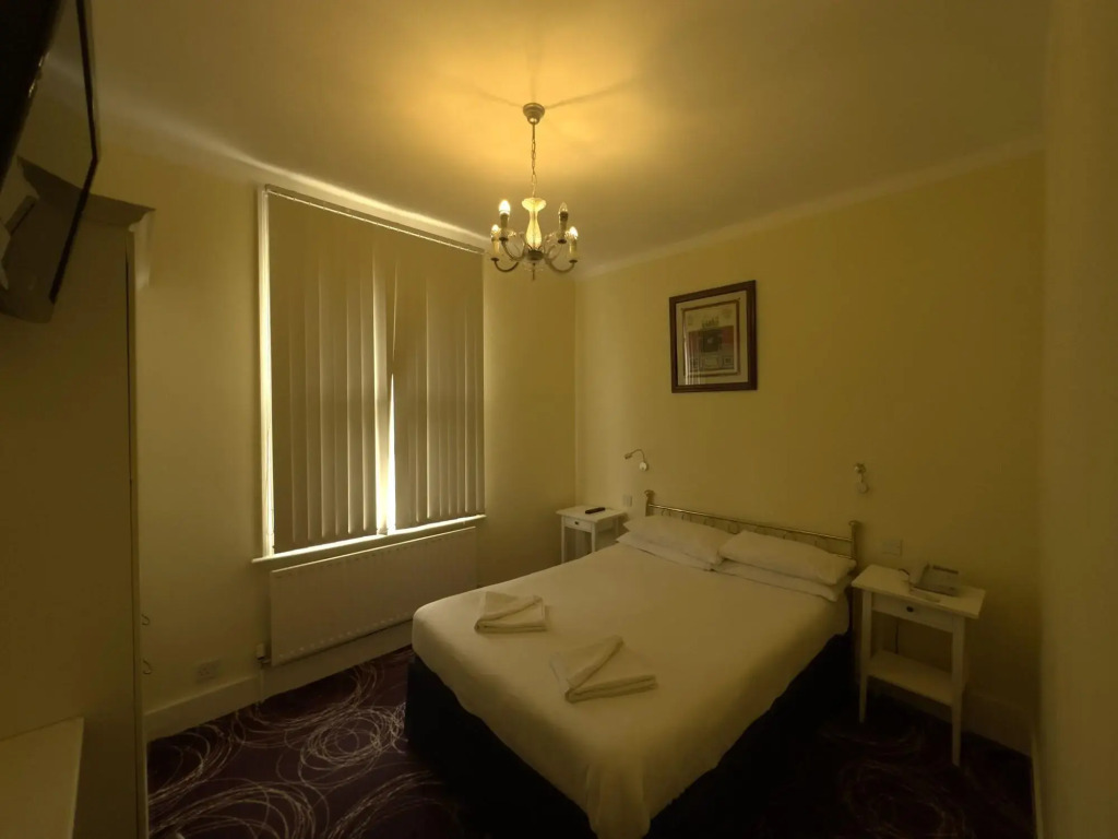 Manor Hotel