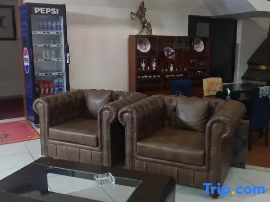 Ruiyin Chinese Hotel