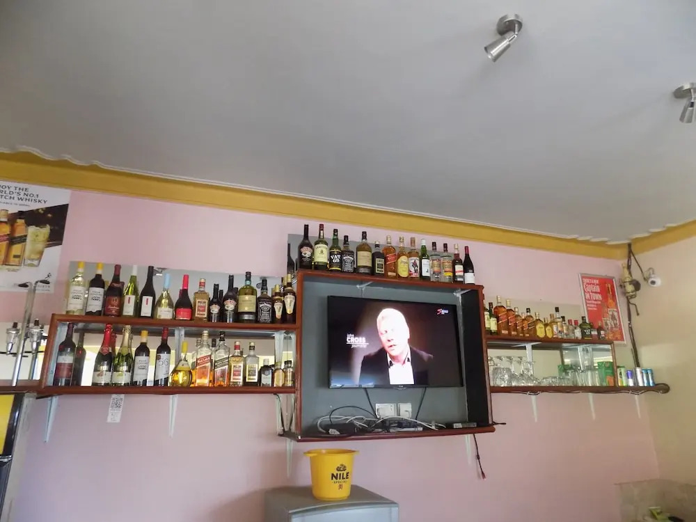 Peak Hotel