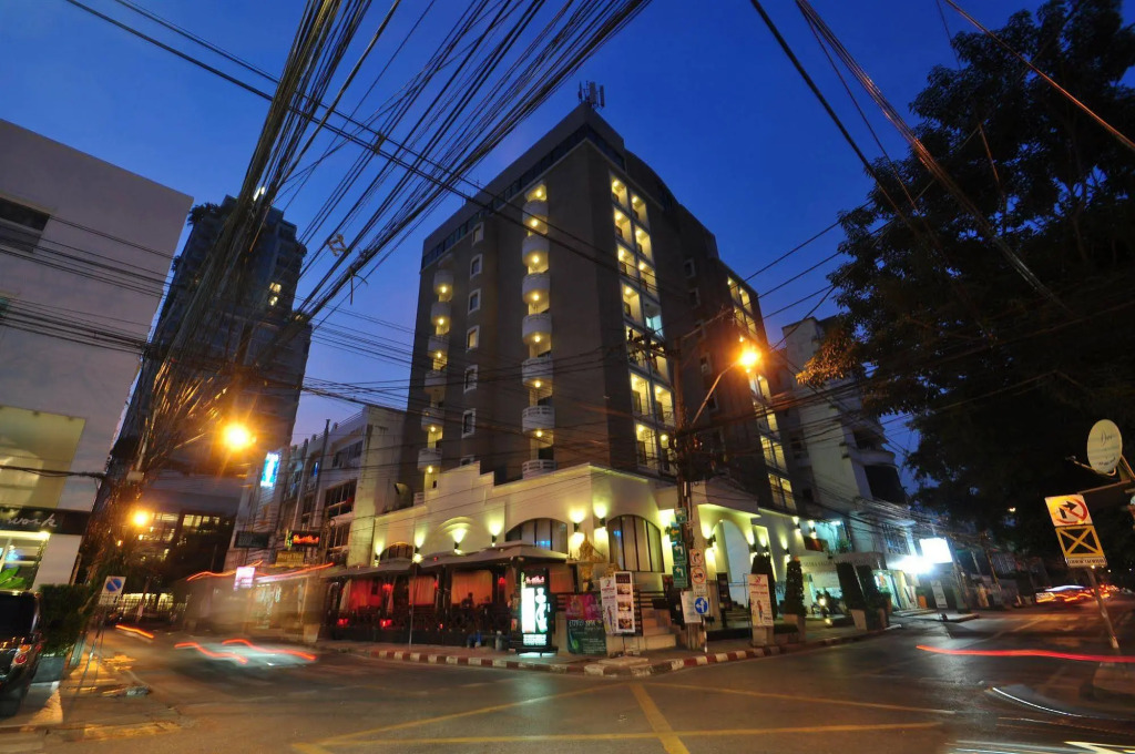 Public House Bangkok, a Member of Design Hotels