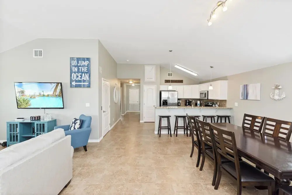 Latitude Adjustment - Private Pool Elevator!