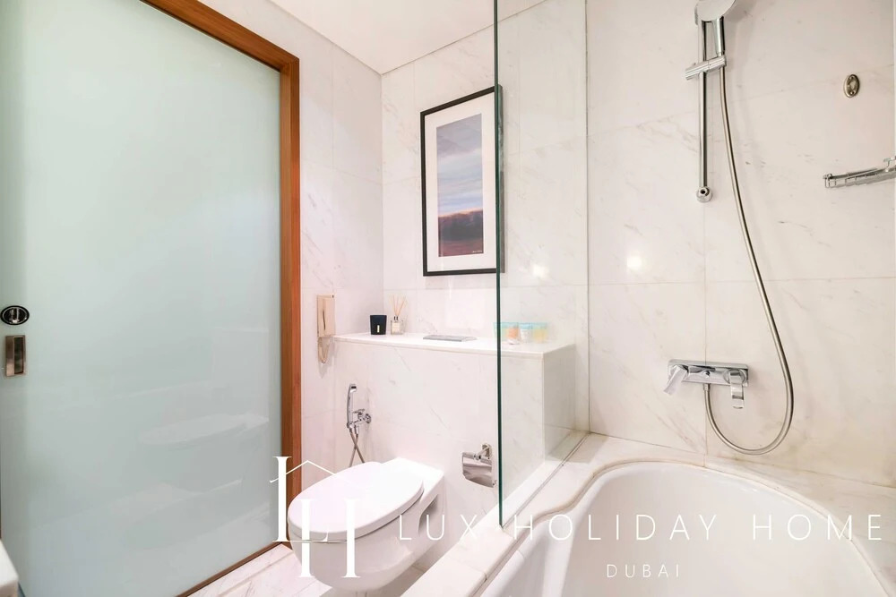 LUX | The EMAAR Fashion Avenue Studio