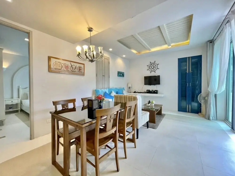 Chelona huahin beachfront resort condo