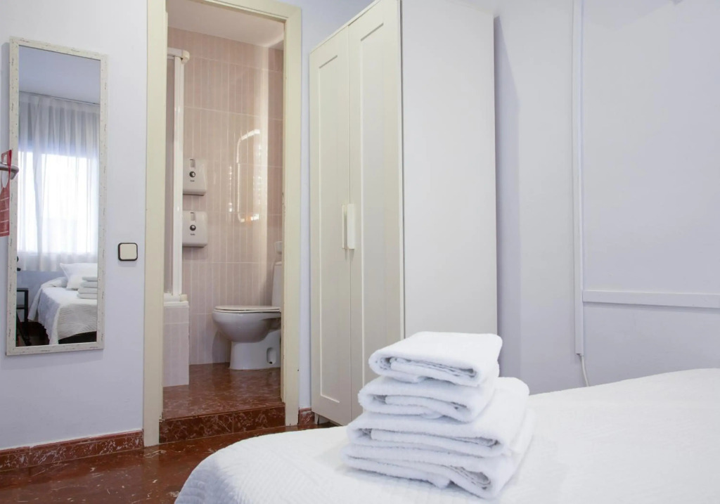 Barcelona City Street Hostal