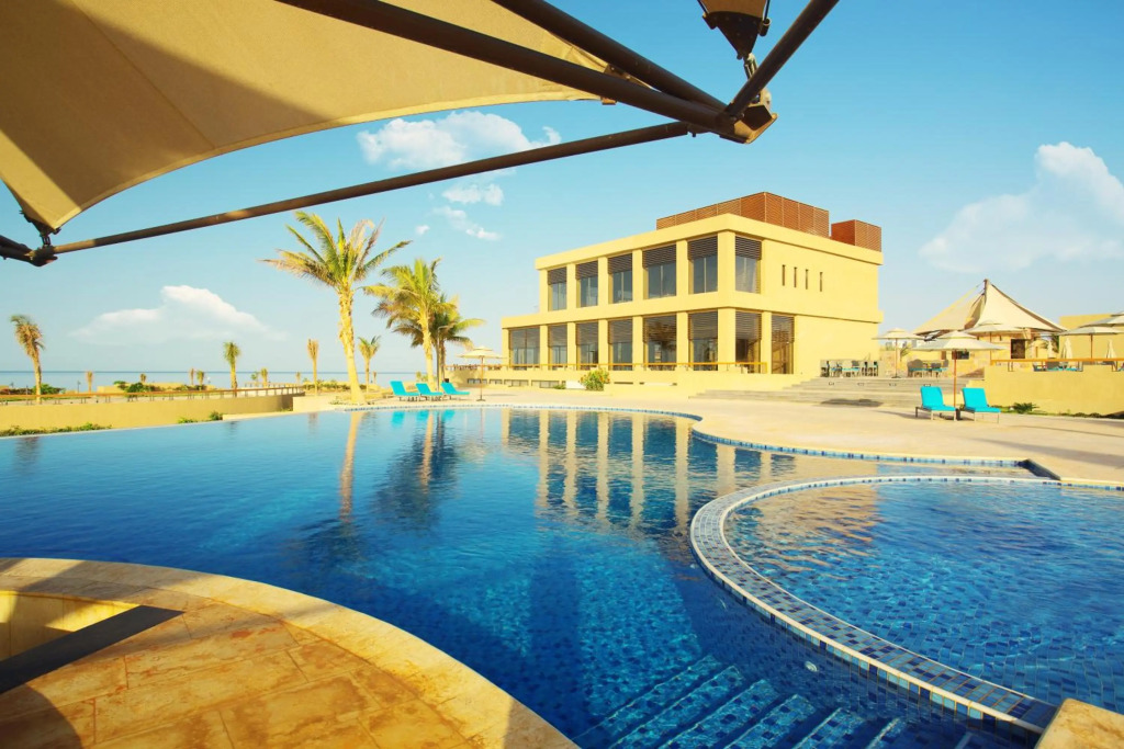 Royal Lazure Resort