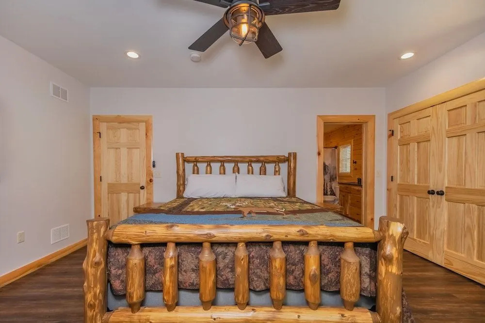 CJs Mountain Lodge