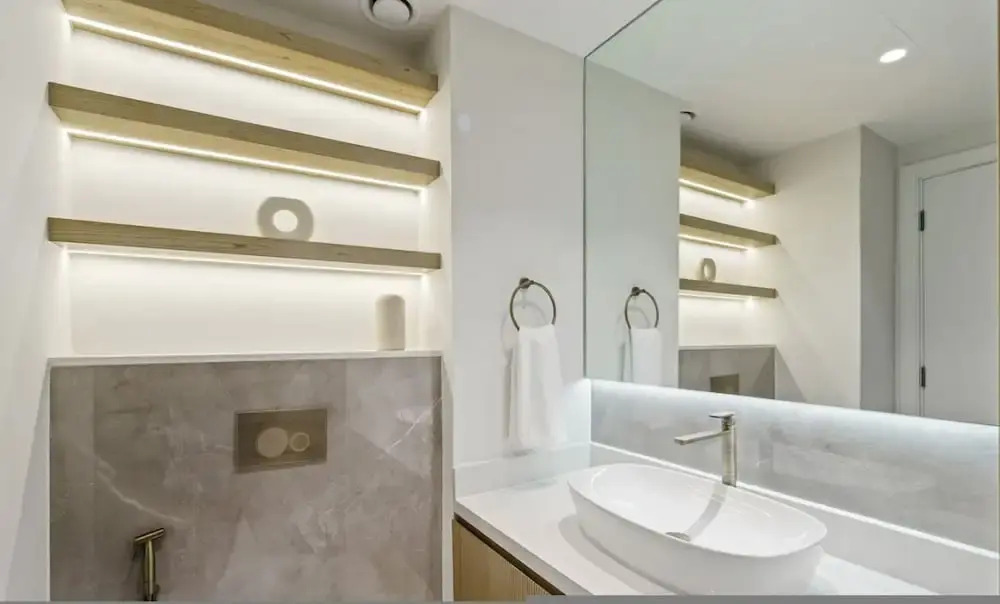 Waterfront 3BR Apt Direct Access to Nakheel Mall