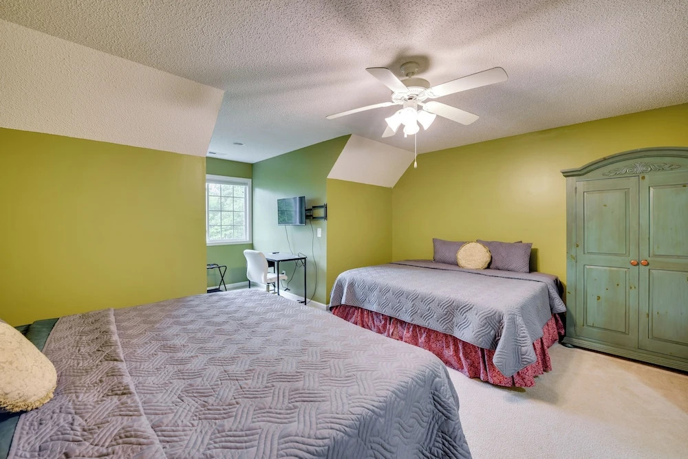 2 Mi to Pinehurst Resort: Spacious Golf Getaway!