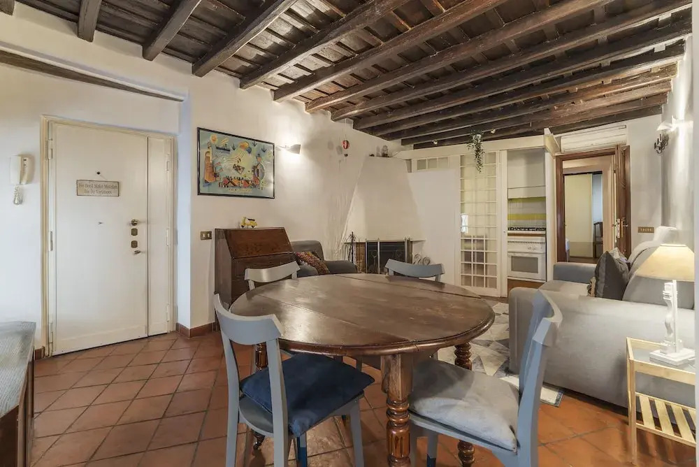 Stylish Flat Domus Aurea