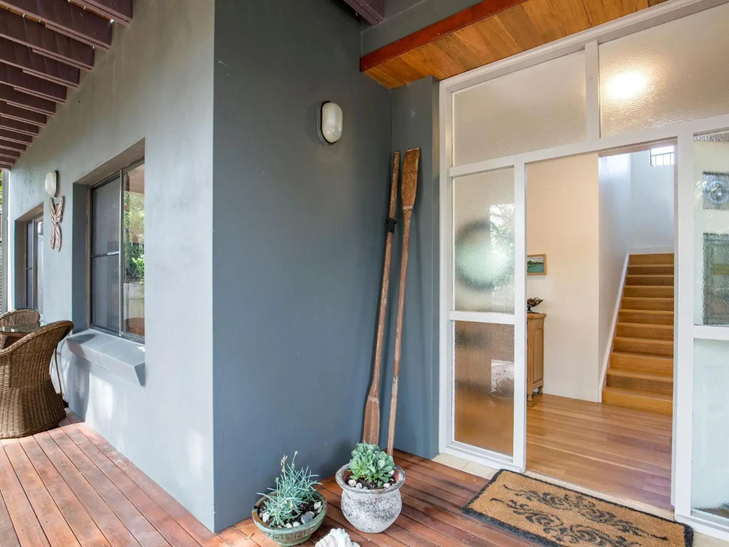 Saltbush Cottage Pet Friendly 1 Min Walk to Beach