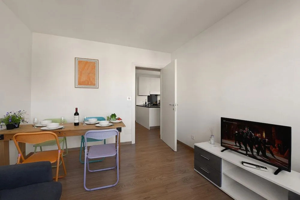 Santi Apartment Few Min From Lake