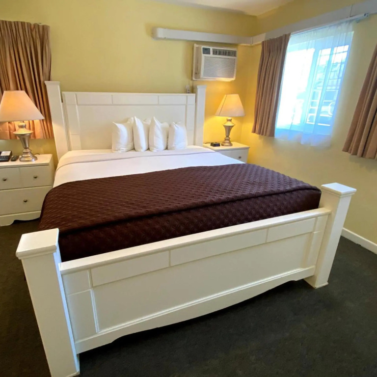 Hollywood Celebrity Hotel