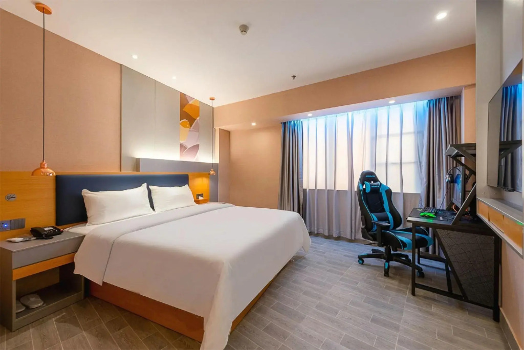 Xingyue Electric Sports Hotel (Dongguan Changping Baihua Times Square Branch)