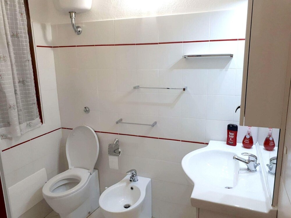House With one Bedroom in Muravera, With Wonderful sea View and Enclosed Garden Near the Beach