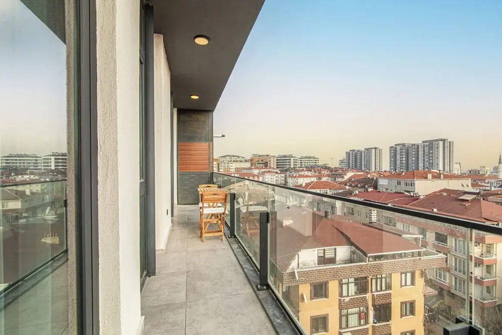 Dreamy Flat Close to Shopping Malls in Avcilar