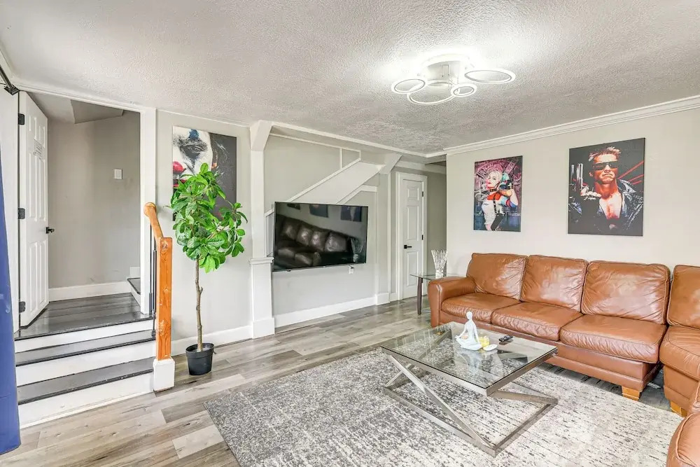 Walk to Shops & Dining: Modern Houston Apt!
