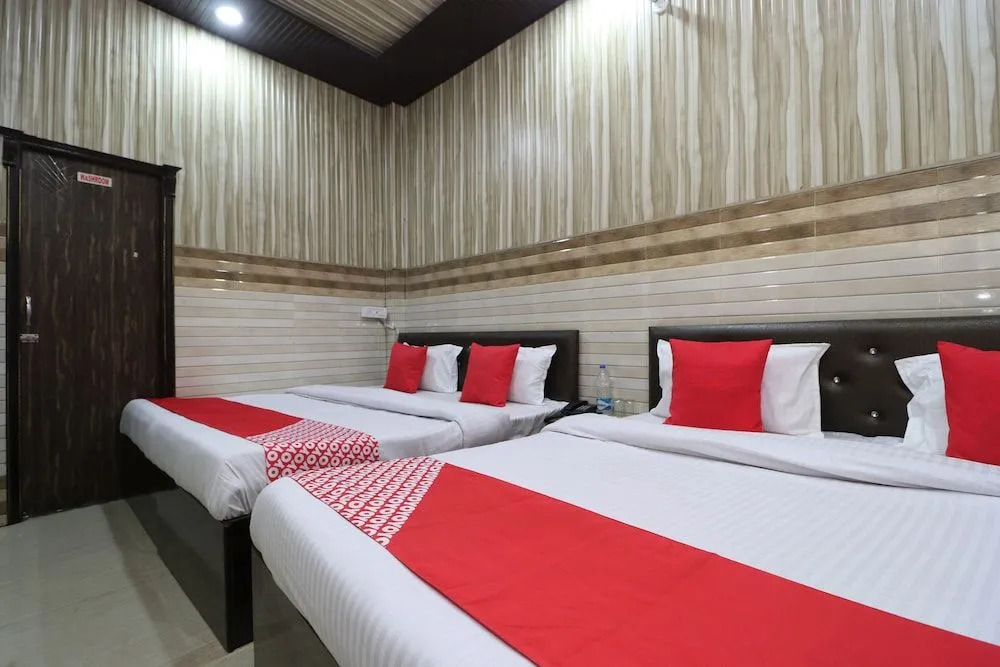 OYO 28409 Hotel Big City