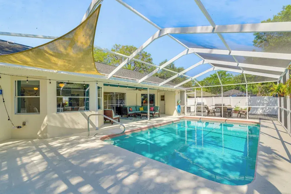 Private Pool & Lanai: Spring Hill Oasis