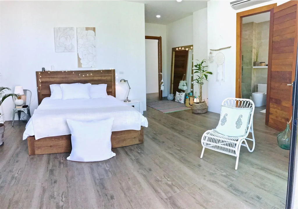 New Wonderful Villa in Nai Harn Center