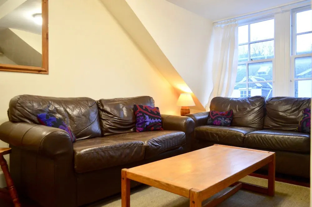 Central 1 Bedroom Apartment Sleeps 2