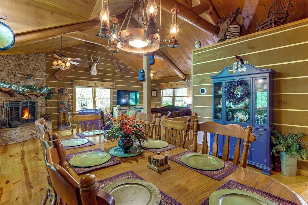 'drifting Feather' Mountain Cabin: Waterfront Deck