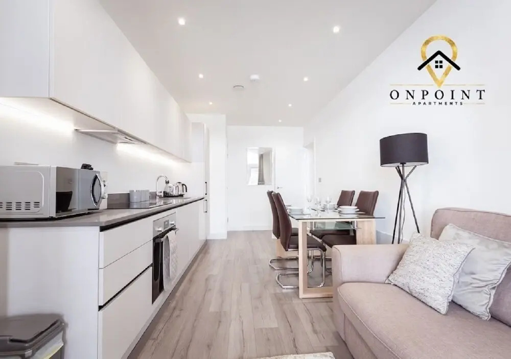 Fantastic 1 Bedroom Apt with PARKING
