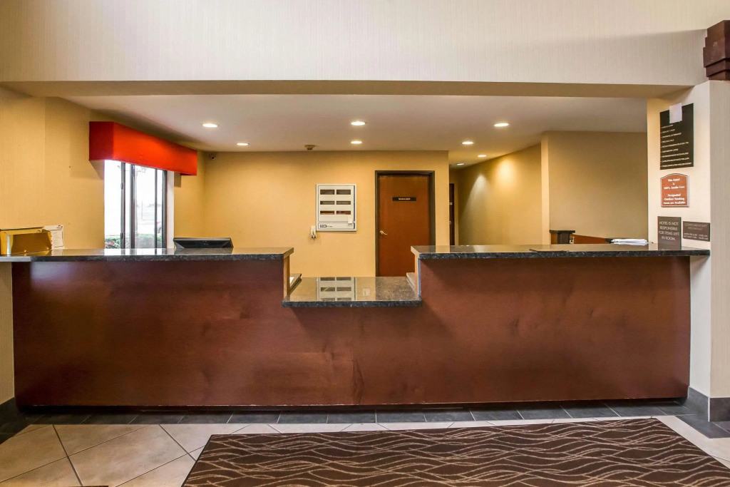 Econo Lodge Inn & Suites Monroe
