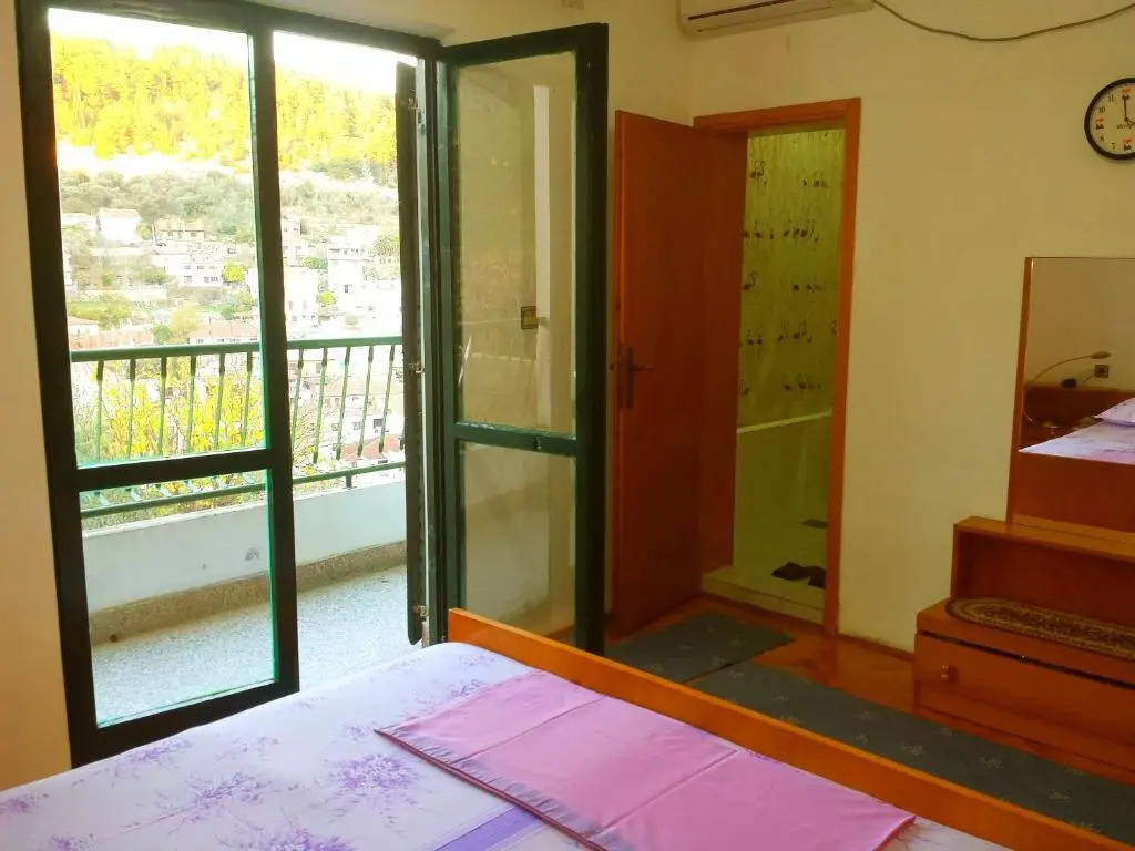 Hoxha rooms