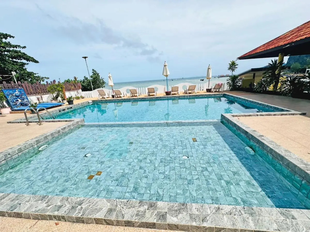Anyavee Chom by the Sea