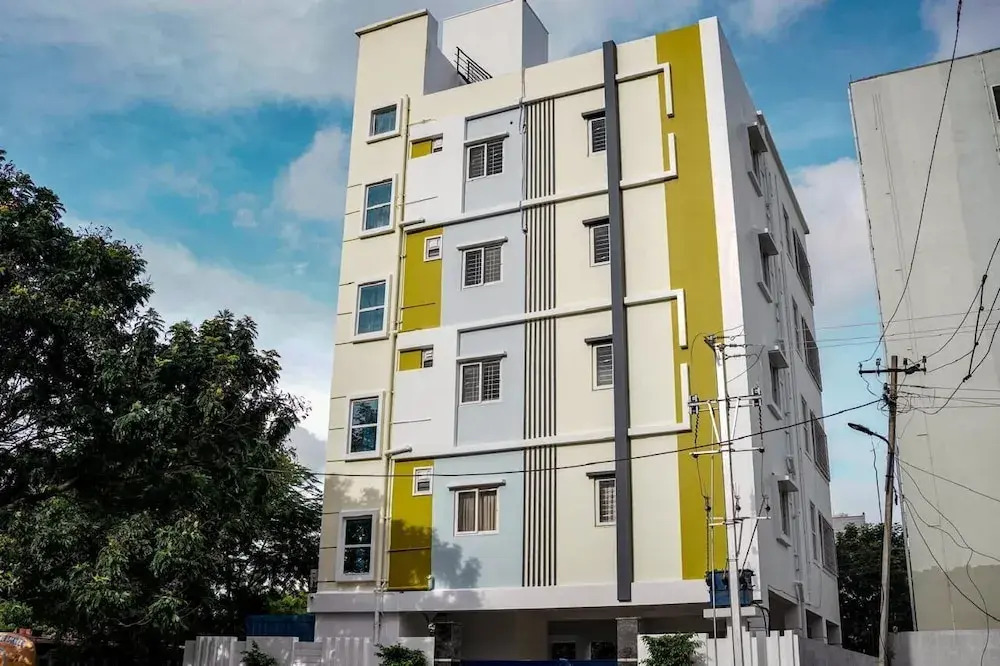Manish Suites & Service Apartments