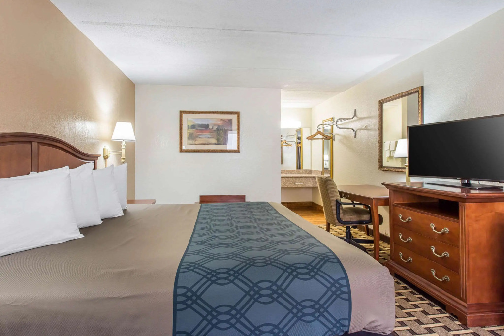 Econo Lodge Savannah Midtown