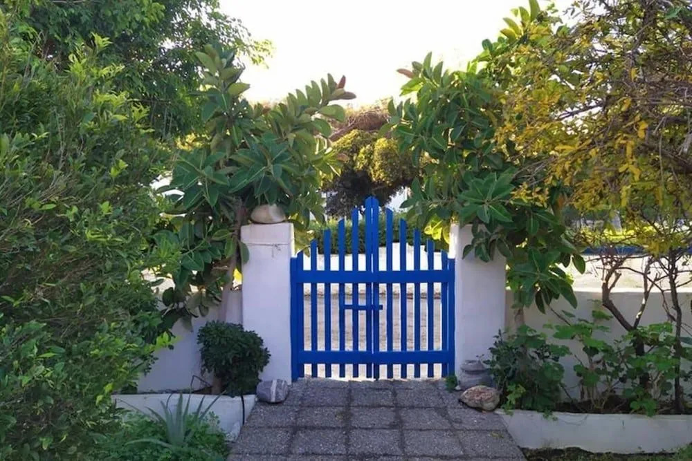 Beach Cottage in Flisvos St.George