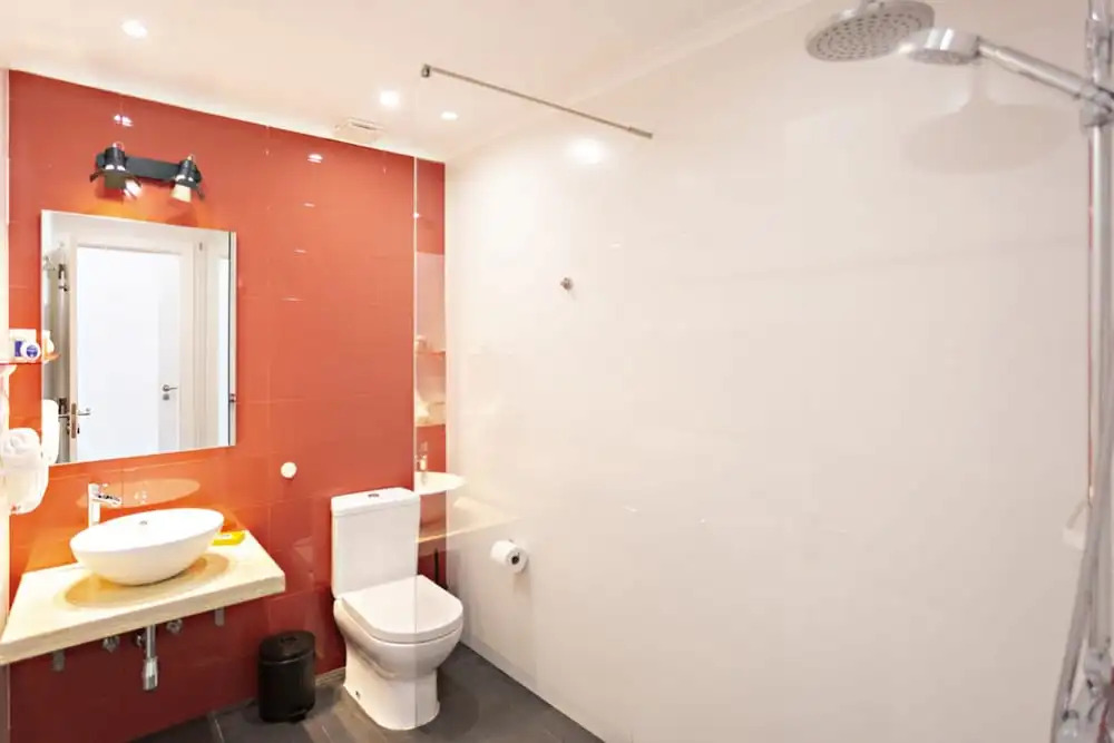 Faro DAZ House by Get Your Stay