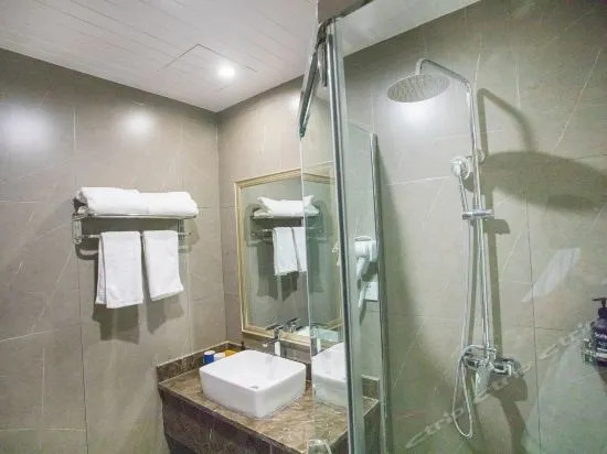 Starway Hotel (Wuxi Huishan District Tianyi Square