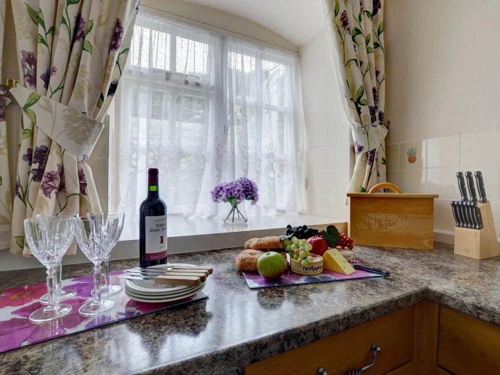 Stunning, Luxury Holiday Home With Covered Swimming Pool and Billiards Table in Barnstaple